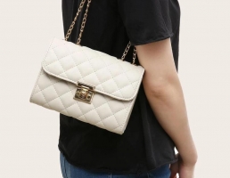 Mini Quilted Flap Chain Shoulder Bag | Fugo Best