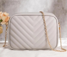 Mini Chevron Chain Crossbody Bag | Fugo Best